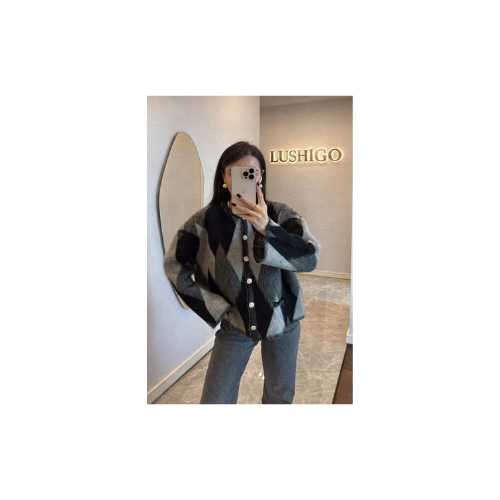 LUSHİGO Kadın Kare Desenli Sakallı Şık Dügmeli Yumoş Triko Lussi Hırka thumbnail